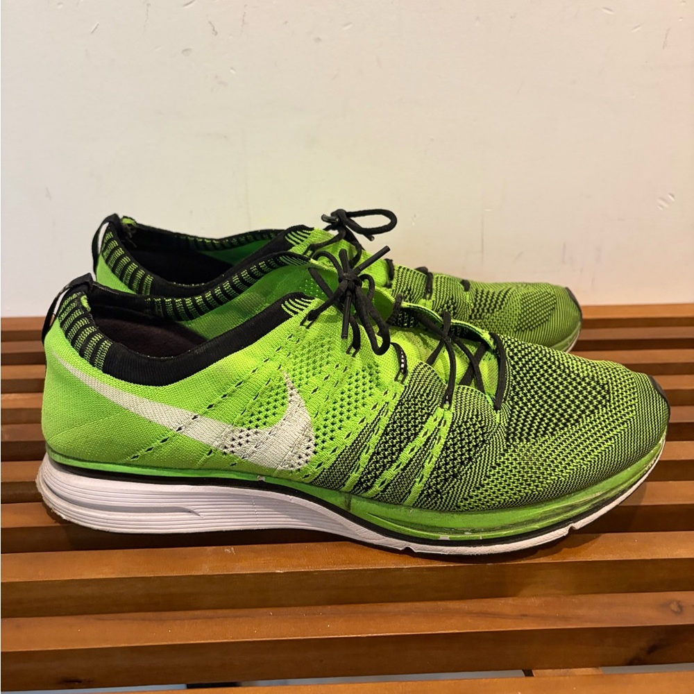Nike Flyknit Trainer- Volt Green Black